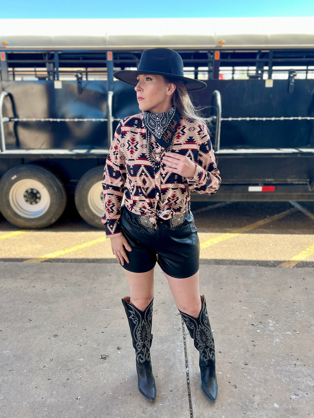 Prancing Down Boulevard De Clitchy | gussieduponline