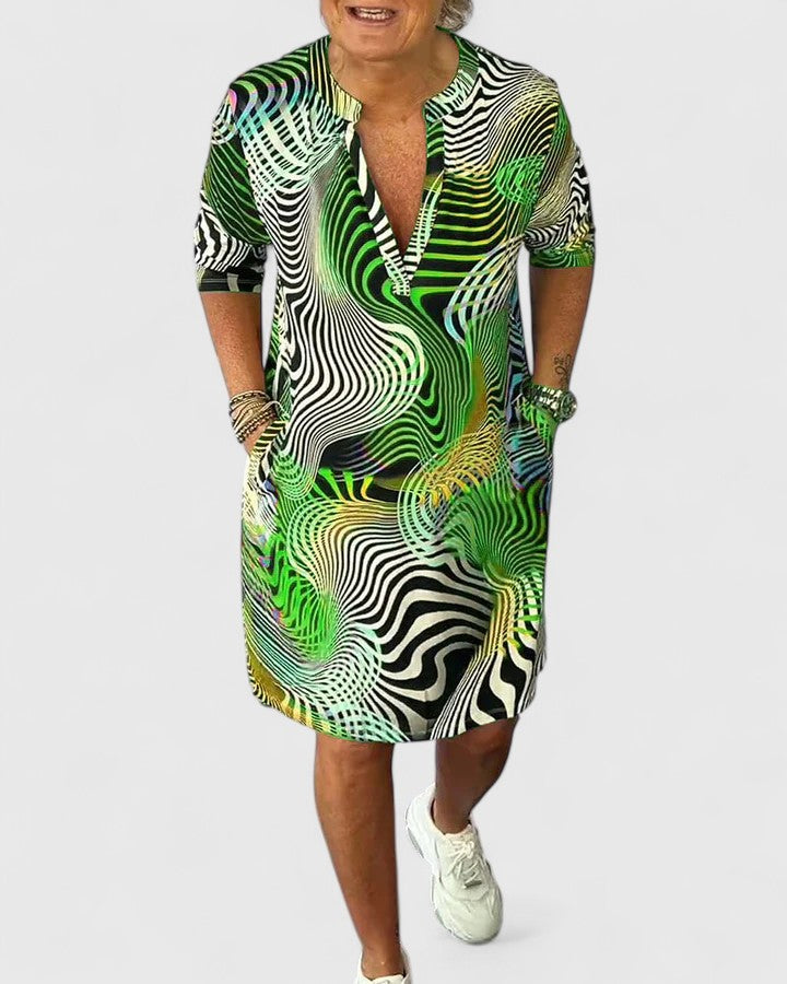 Helinae | Sophisticated V-Neck Dress