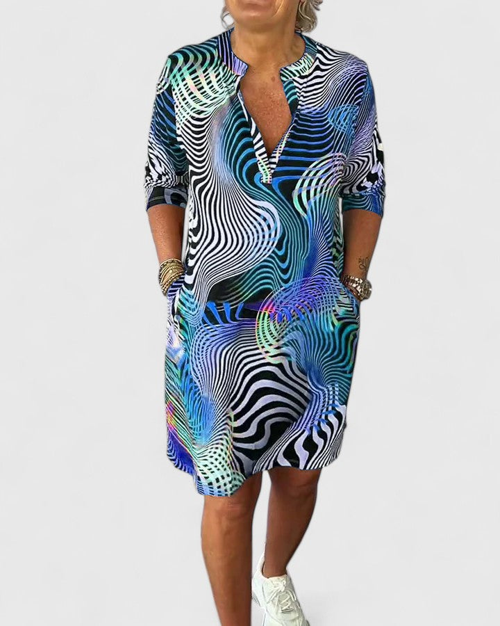 Helinae | Sophisticated V-Neck Dress