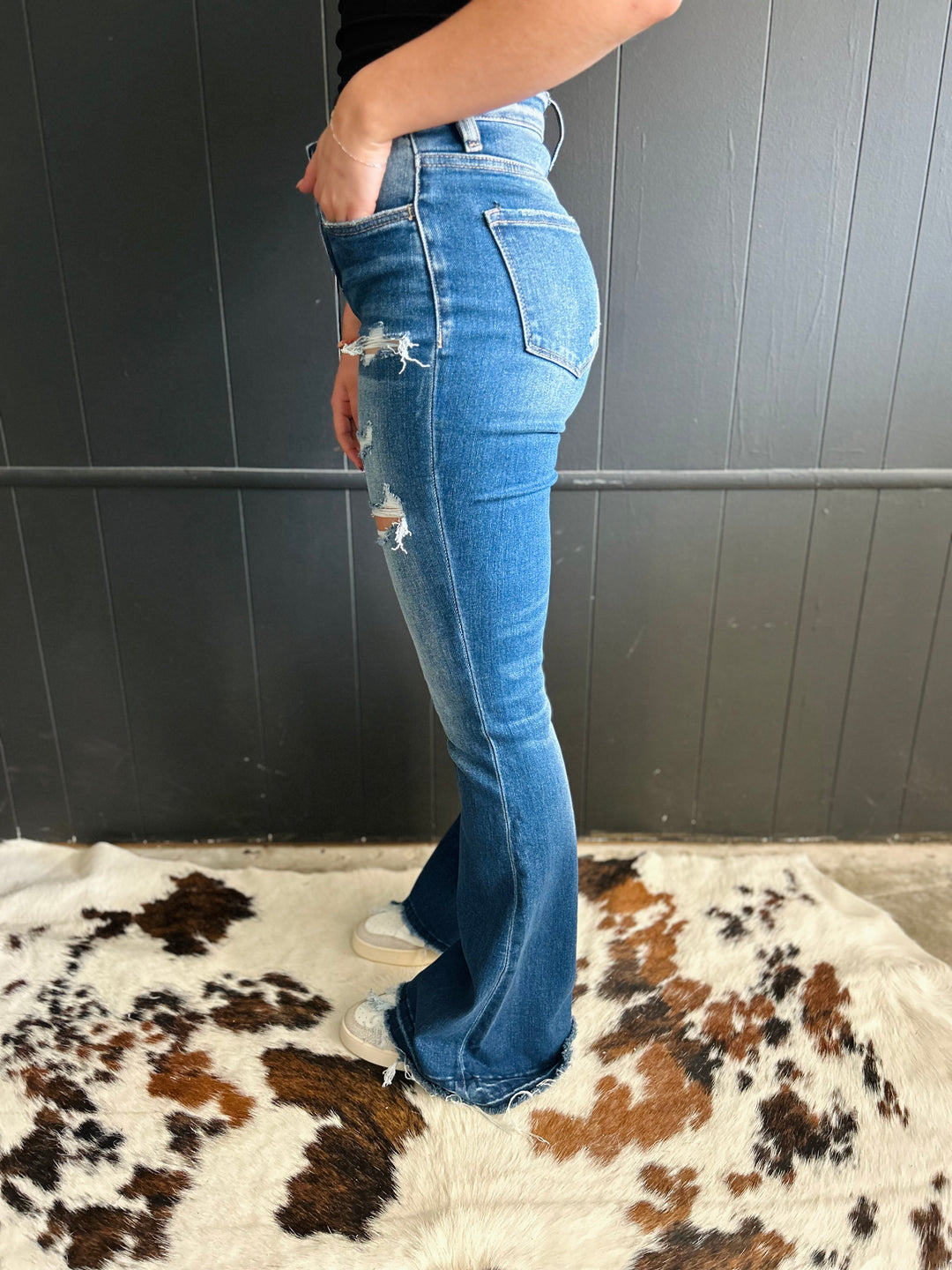 High Rise Frayed Hem Distressed Jeans*