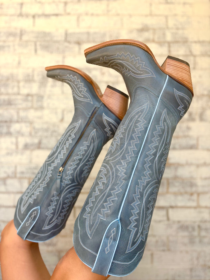 Women's Ariat Vintage Denim Casanova XToe Boots