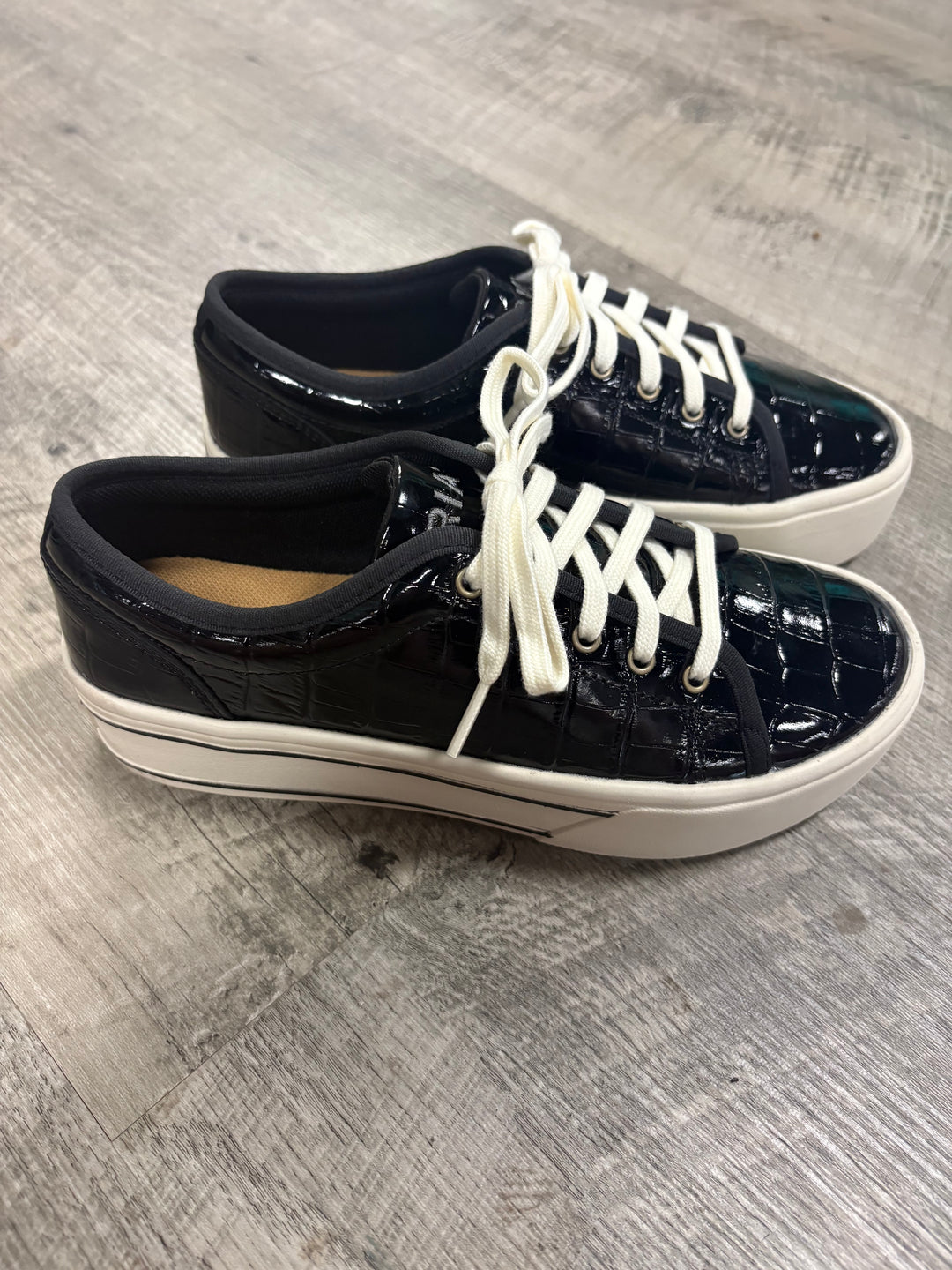 Women's Ariat Skylar Luxe Caviar Croc Print Shoes