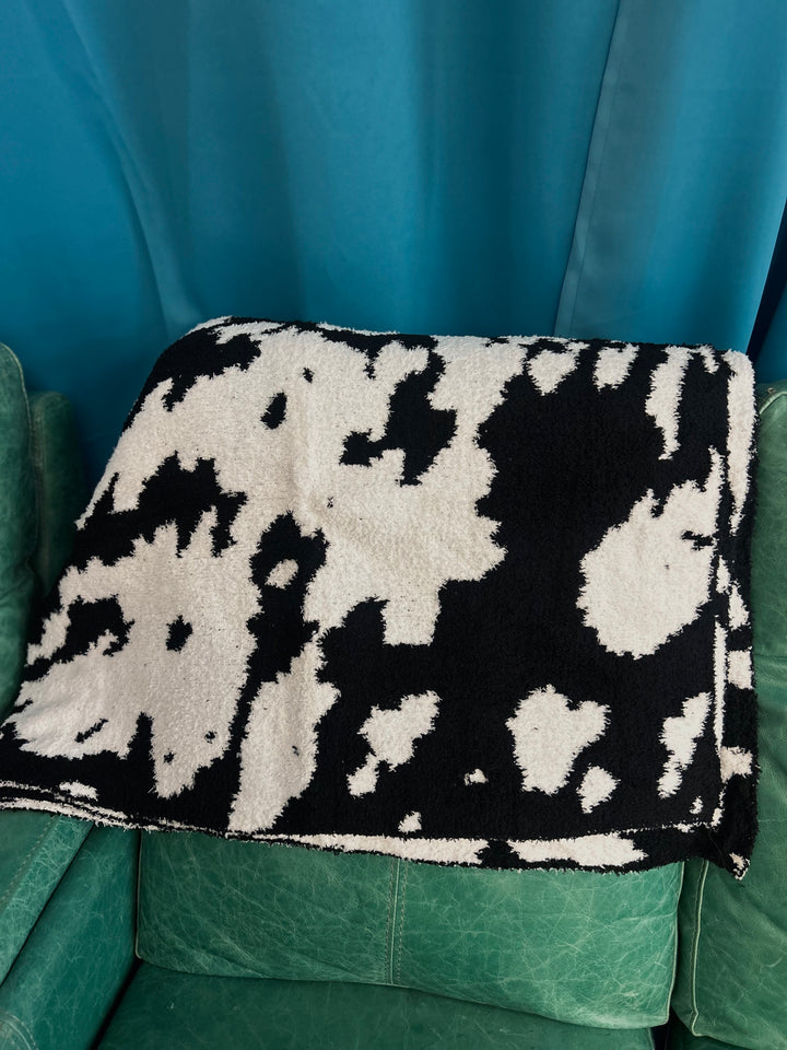 Super Soft Cow Print Throw Blanket - 2 Colors