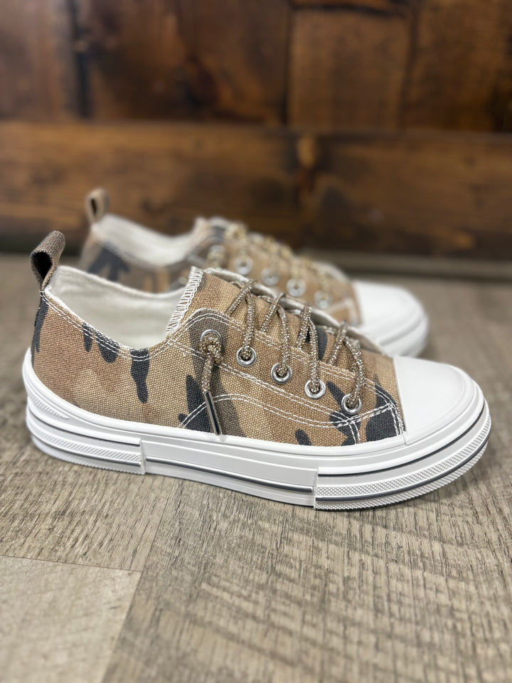 Aman Sand Camo Sneakers