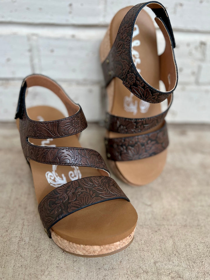 Night Out In Fort Worth Sandals | gussieduponline