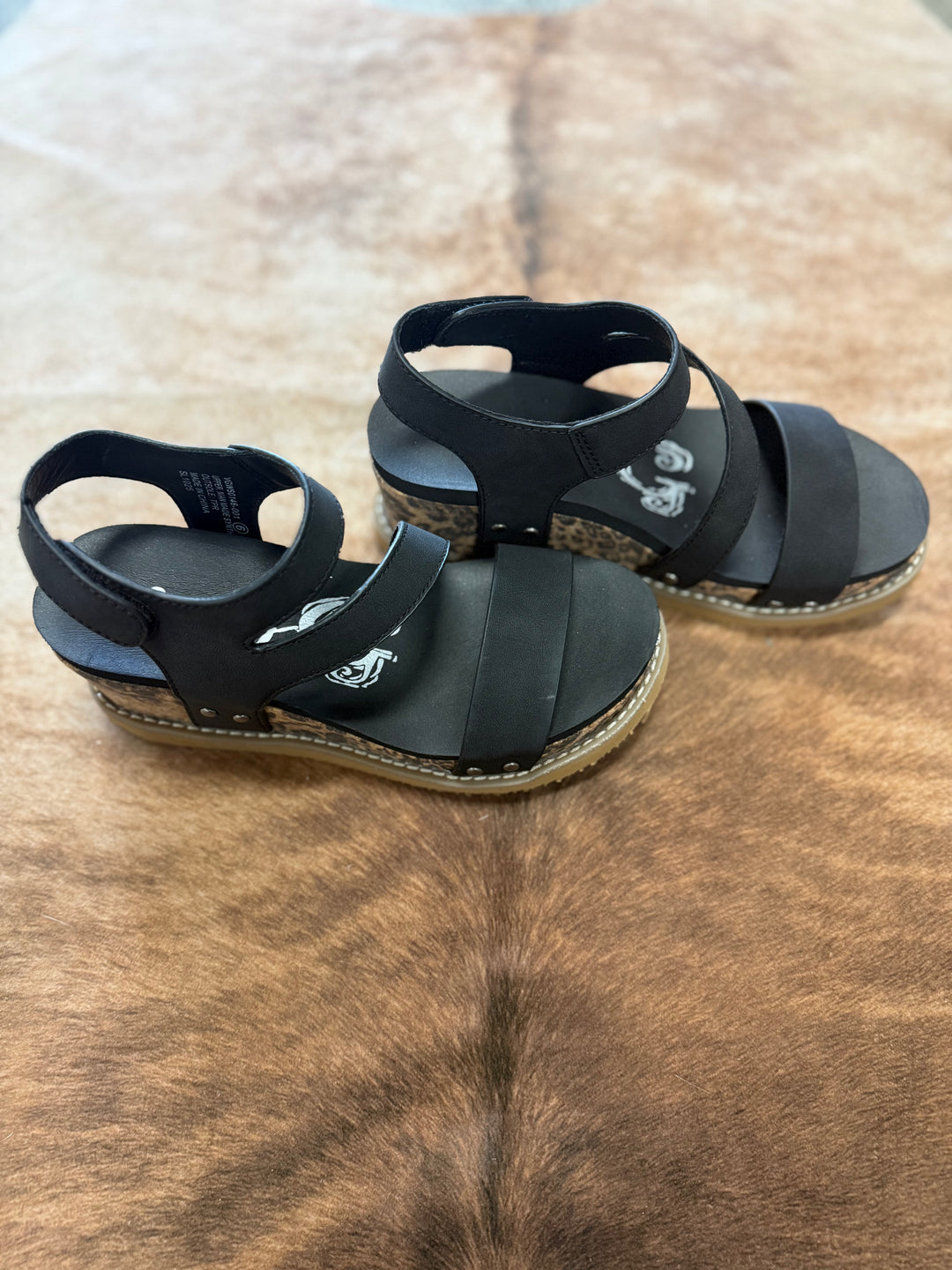 Very G Black Verde Trail Leopard Wedges