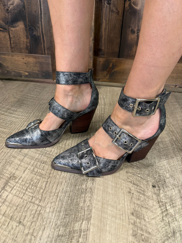 MiiM Pointed Toe Hollow Out Two Tone Black Hendrix Sandals