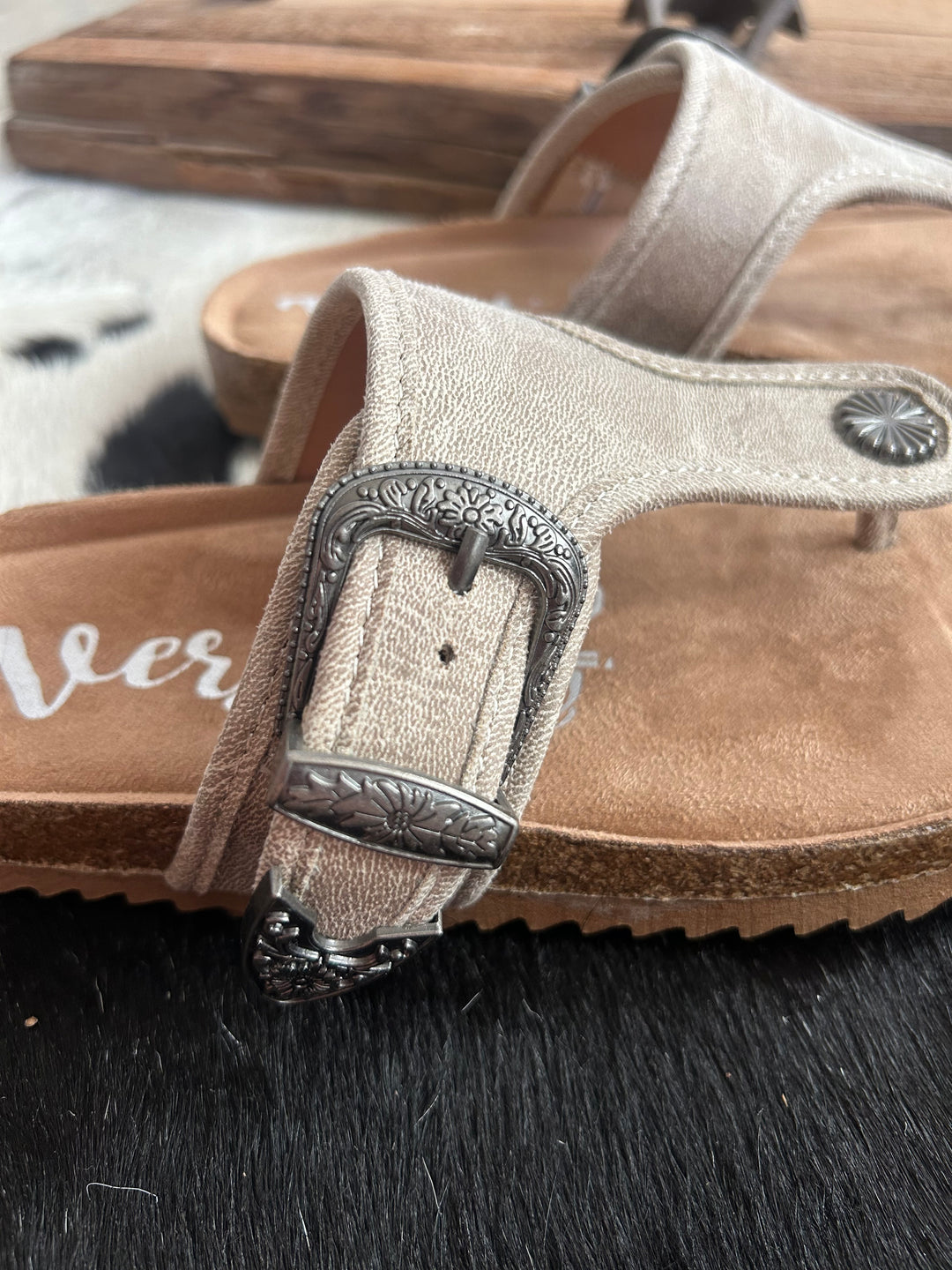 Very G Cream Texas Sandals