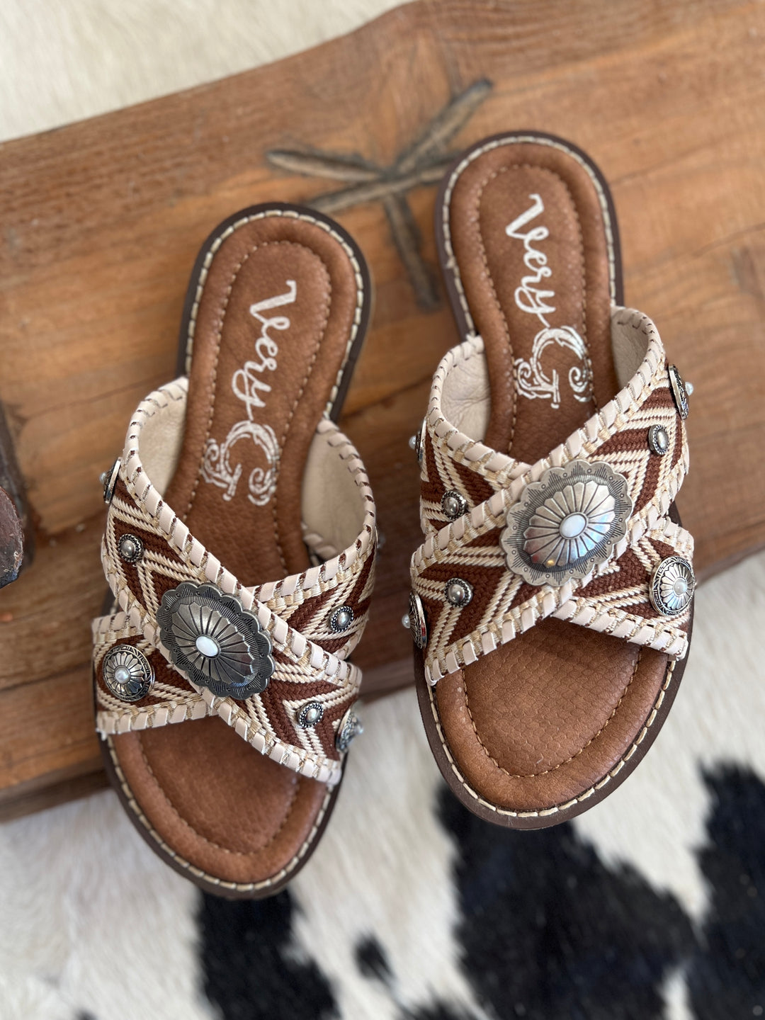 Very G Jungle Cream Sandals*