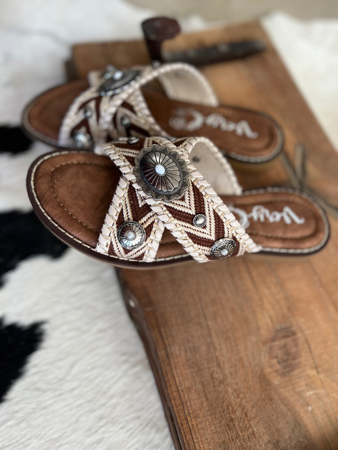 Very G Jungle Cream Sandals*