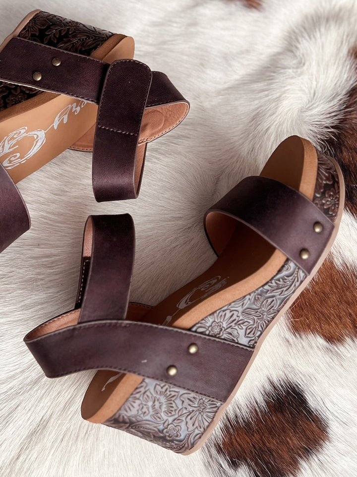 Very G Rich Chocolate Flower Wedge