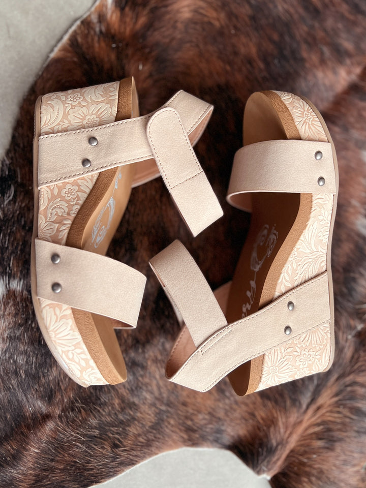 Very G Rich Nude Flower Wedge*