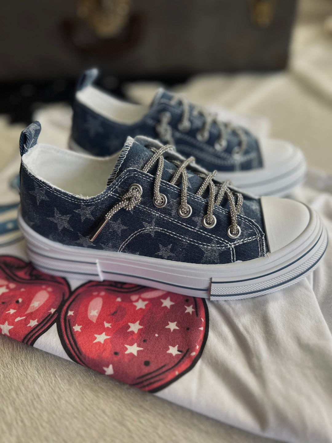 Very Independent Aman Navy Star Sneakers*