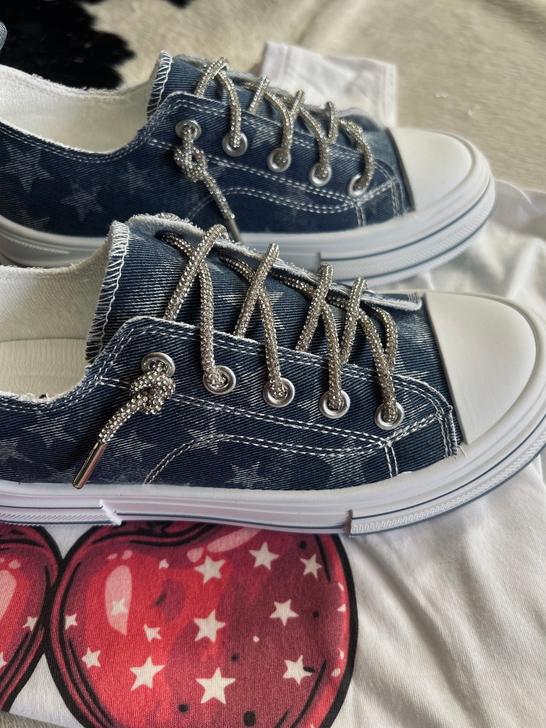 Very Independent Aman Navy Star Sneakers*