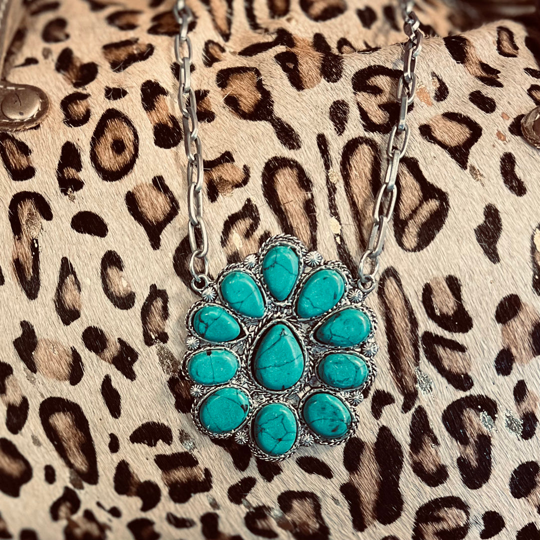 The Oakley Necklace | gussieduponline