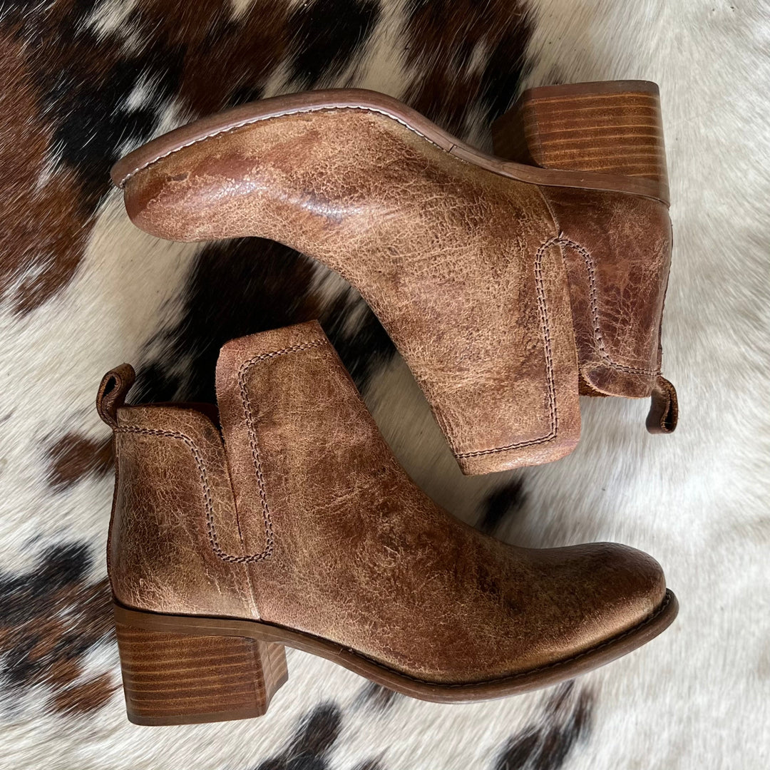 Win Doe Tan Booties* | gussieduponline
